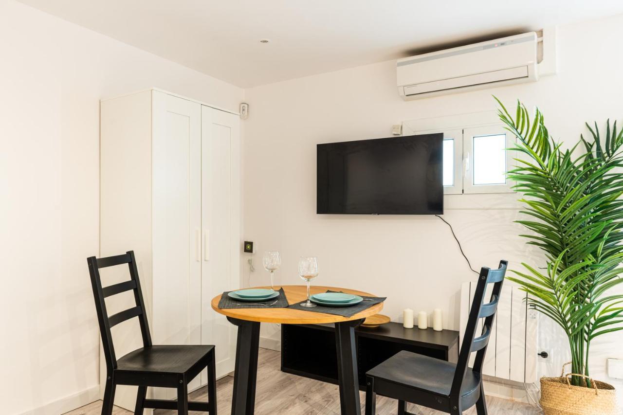 ברצלונה Stylish Studio Apartment In The Center מראה חיצוני תמונה